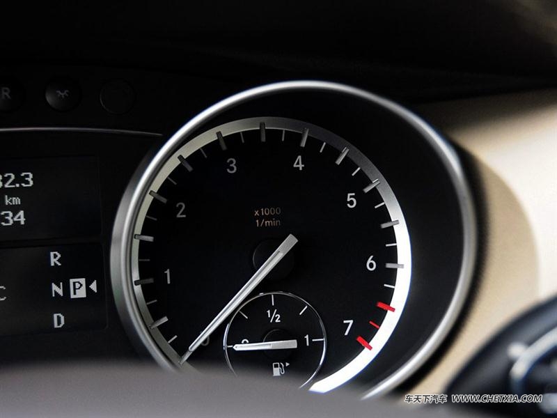 () R R 2014 R320 4MATIC пط