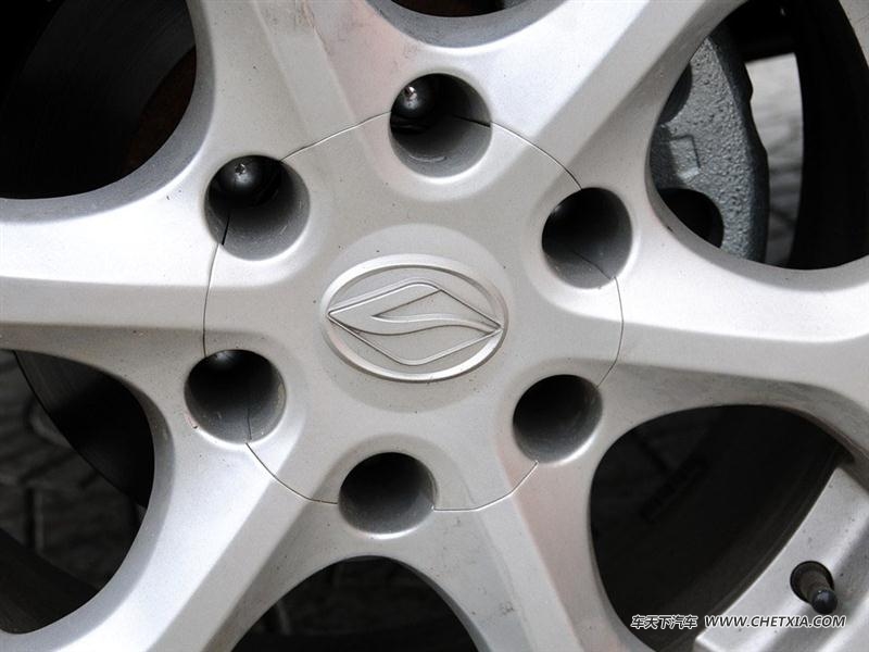 陆风汽车 陆风X8 陆风X8 2012款 探索版 2.4 汽油4X4超豪华型 其他与改装