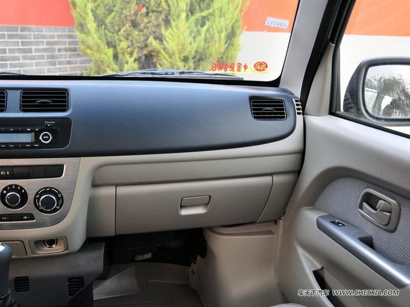 �������� ��ţ�� ��ţ�� 2011�� 1.3L��Ӣ�� �пط�����